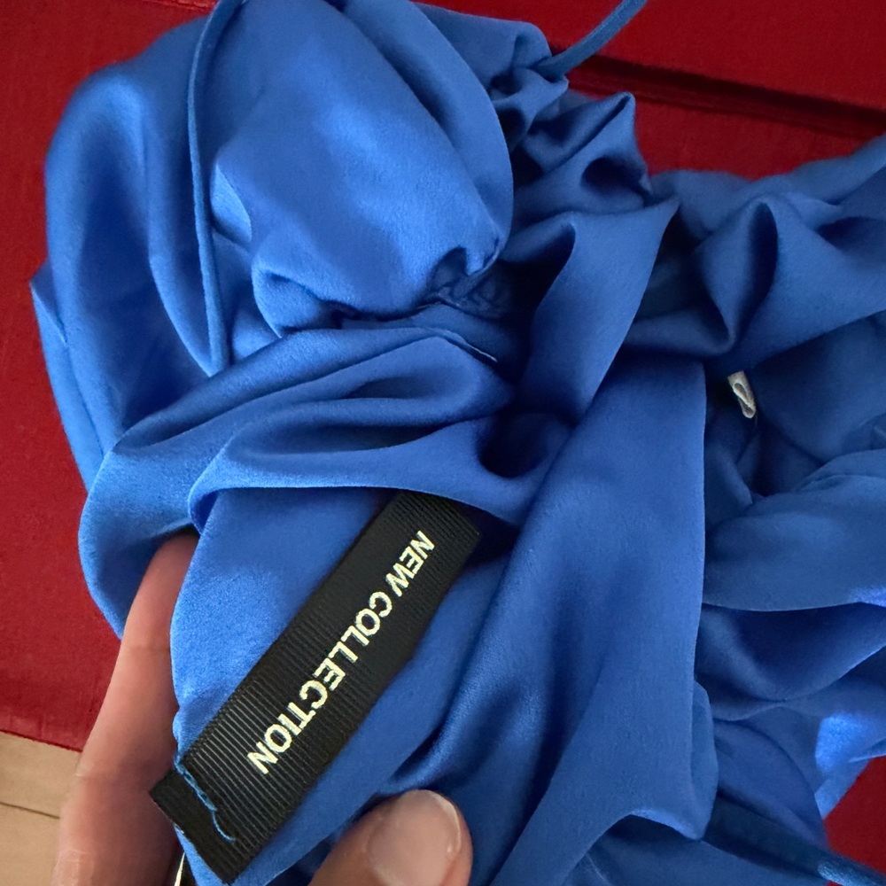 Vibrant Blue Ruched Bubble Crop Top - Picture 4 of 5